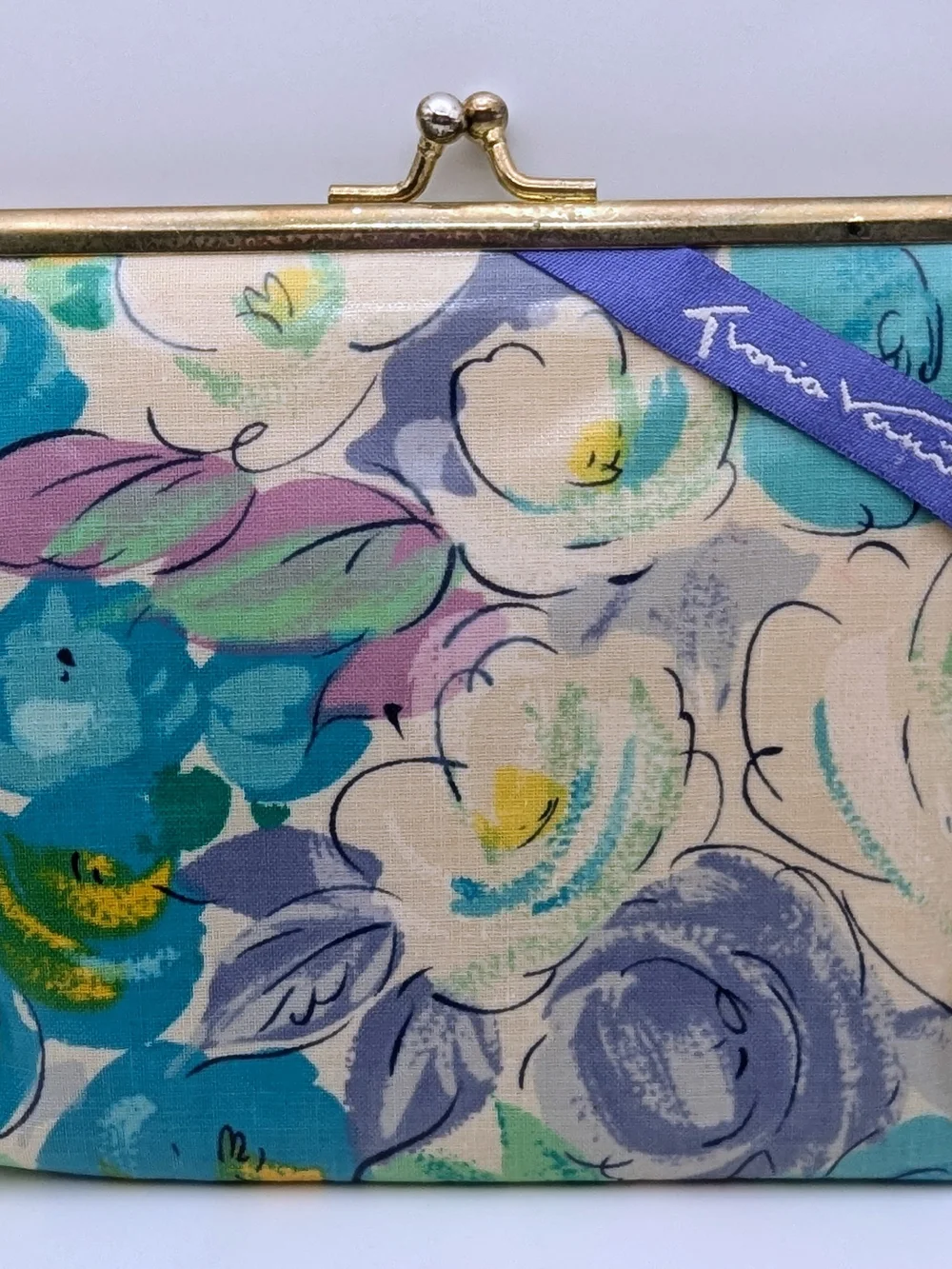 1980's Gloria Vanderbilt Kiss Clutch Makeup Bag